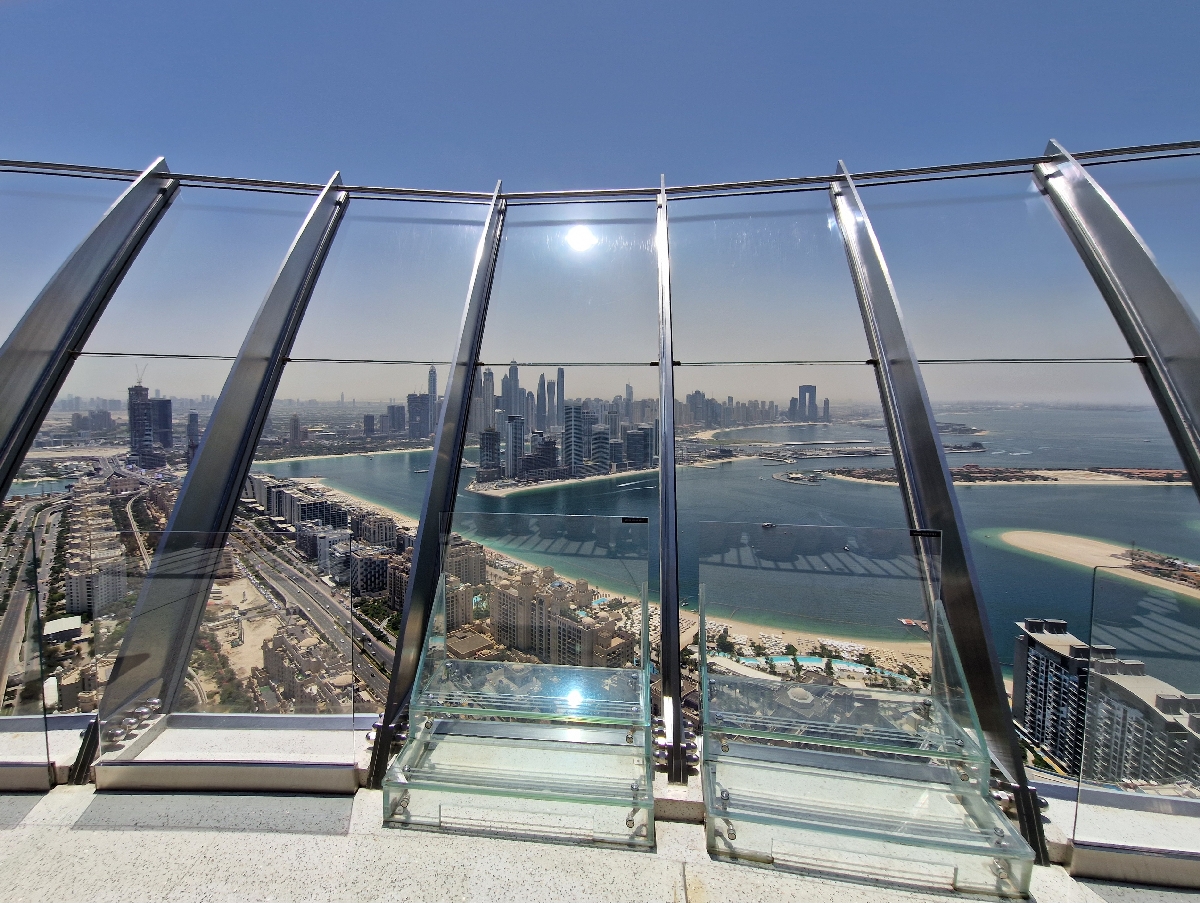 16 DUBAI The View Palm